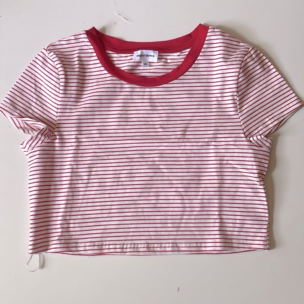 Super down striped tshirt red and white XS